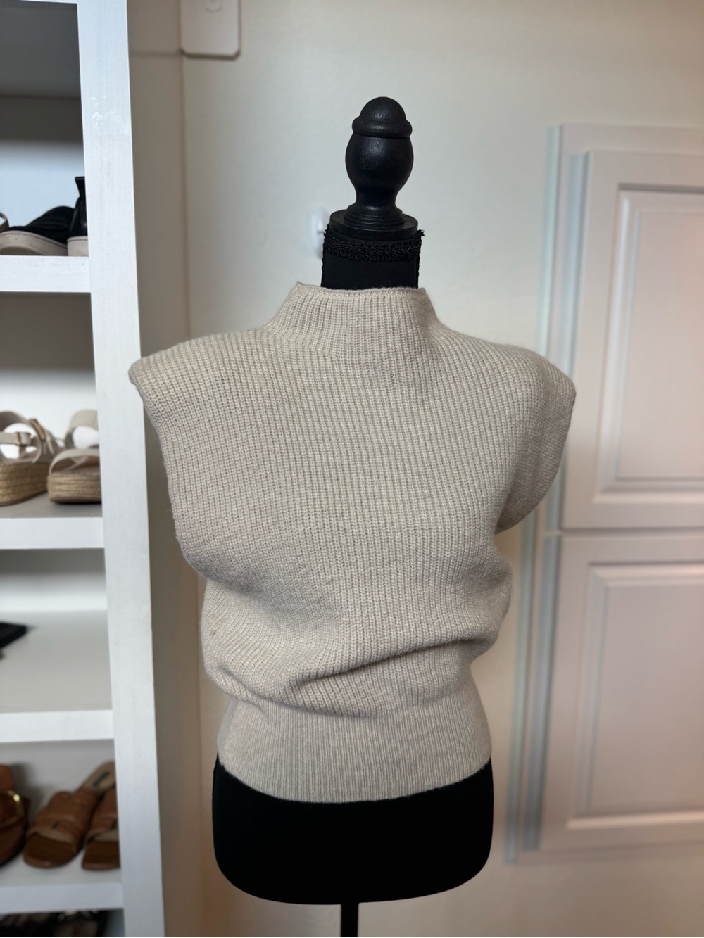 eesome Cream Ribbed V-Neck Sweater Vest - Picture 2 of 5